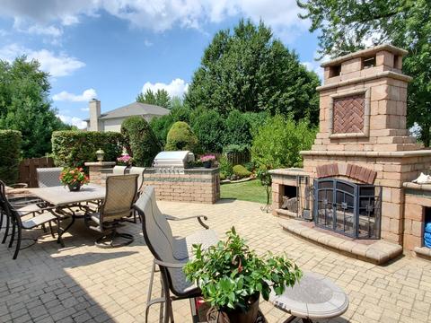 1030 E Cardinal Ln, Mount Prospect, IL 60056 photo 2