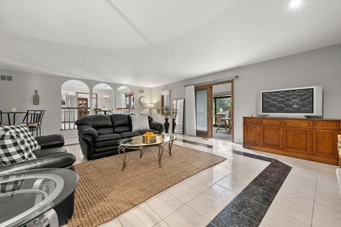 1030 E Cardinal Ln, Mount Prospect, IL 60056 photo 8