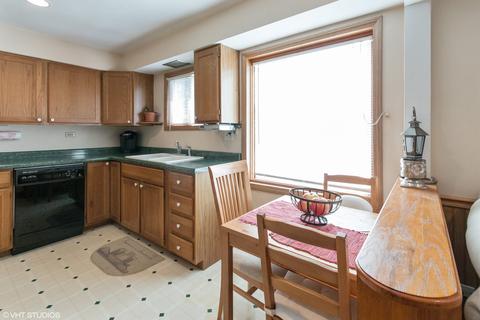 866 Kramer Ave, Elgin, IL 60120 photo 5