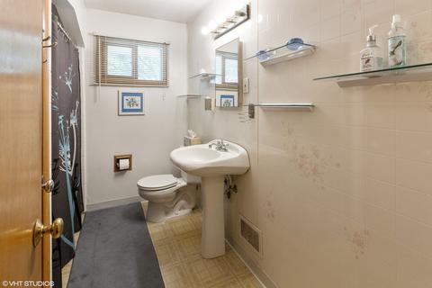 866 Kramer Ave, Elgin, IL 60120 photo 7