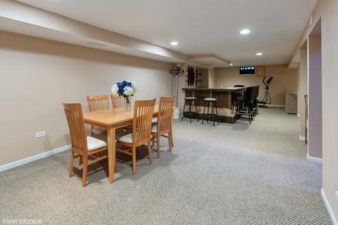 866 Kramer Ave, Elgin, IL 60120 photo 12