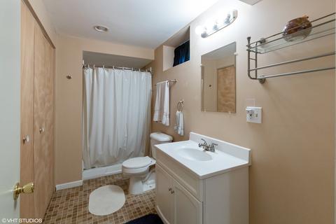 866 Kramer Ave, Elgin, IL 60120 photo 16