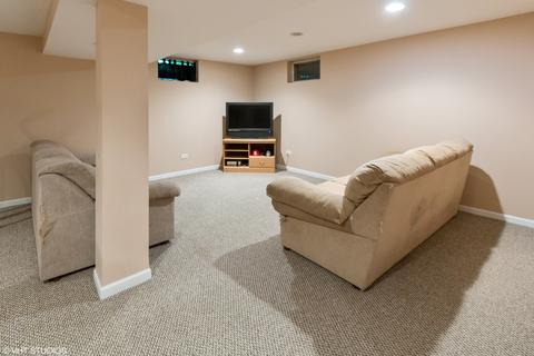 866 Kramer Ave, Elgin, IL 60120 photo 15