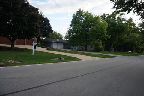 730 E Bauer Rd, Naperville, IL 60563 photo 11