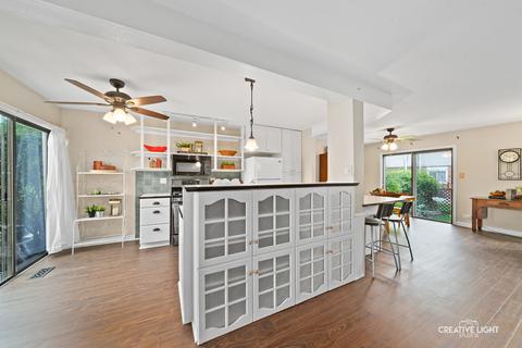 1649 Darwin Ct, Wheaton, IL 60189 photo 3