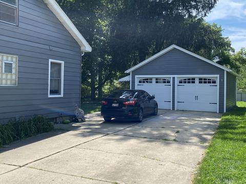 11 Guth St, East Dundee, IL 60118 photo 4