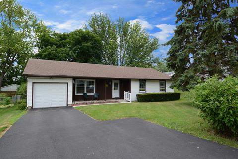3217 Terrace Dr, Mchenry, IL 60050 photo 1