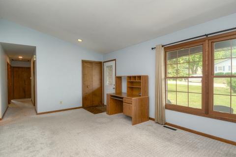 3217 Terrace Dr, Mchenry, IL 60050 photo 4
