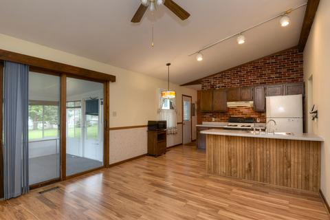 3217 Terrace Dr, Mchenry, IL 60050 photo 2
