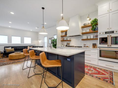 3031 N Gresham Ave, Chicago, IL 60618 photo 8
