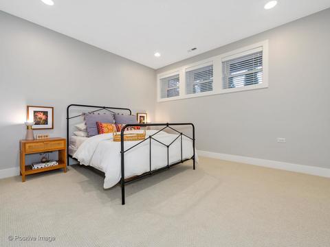3031 N Gresham Ave, Chicago, IL 60618 photo 25
