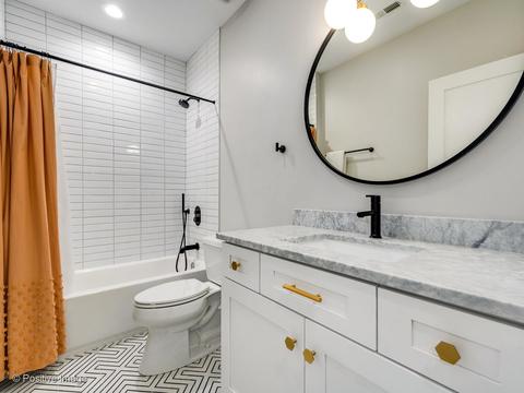 3031 N Gresham Ave, Chicago, IL 60618 photo 24