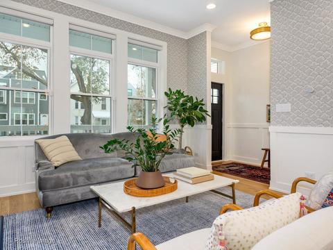 3031 N Gresham Ave, Chicago, IL 60618 photo 3
