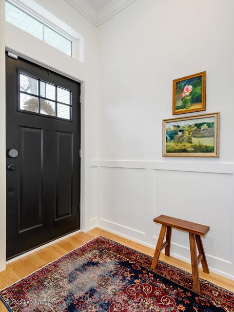 3031 N Gresham Ave, Chicago, IL 60618 photo 2