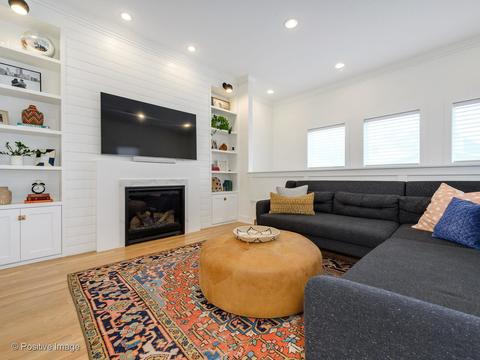 3031 N Gresham Ave, Chicago, IL 60618 photo 13