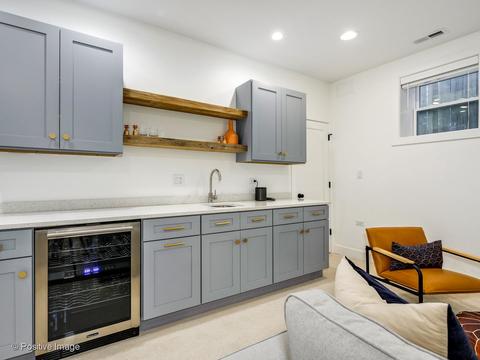 3031 N Gresham Ave, Chicago, IL 60618 photo 23
