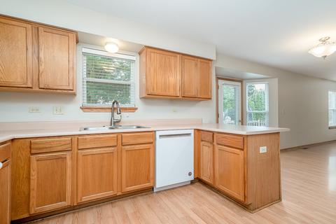 2212 Willow Lakes Dr, Plainfield, IL 60586 photo 5