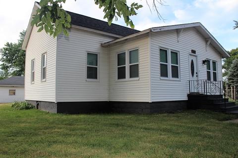 550 High St, Weldon, IL 61882 photo 2