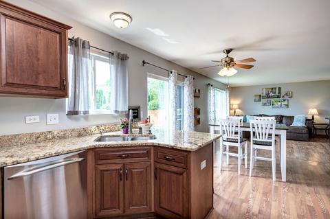 2207 Cedar Ridge Dr, Plainfield, IL 60586 photo 8