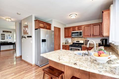 2207 Cedar Ridge Dr, Plainfield, IL 60586 photo 7