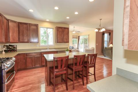 3316 Chase Ln, Elgin, IL 60124 photo 4