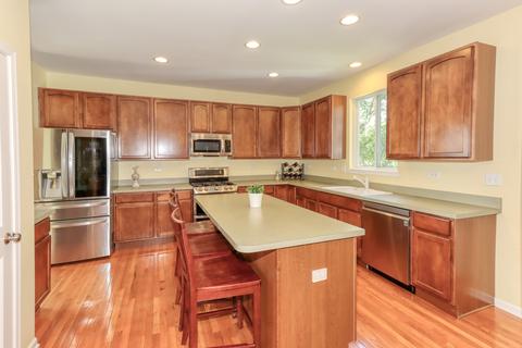 3316 Chase Ln, Elgin, IL 60124 photo 2