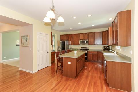 3316 Chase Ln, Elgin, IL 60124 photo 3