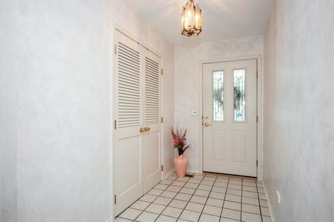 302 E Hackberry Dr, Arlington Heights, IL 60004 photo 3
