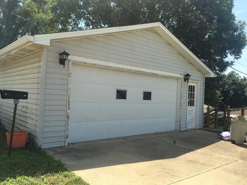 316 E Devlin St, Spring Valley, IL 61362 photo 2