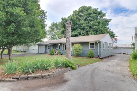 206 E Douglas St, Carlock, IL 61725 photo 3