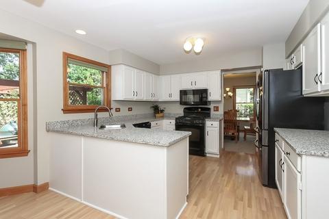 1382 Northgate Dr, Bartlett, IL 60103 photo 3