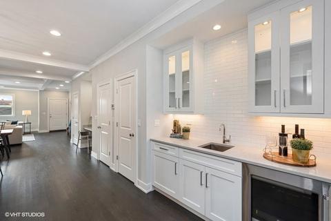 2341 W Roscoe St #3E, Chicago, IL 60618 photo 4