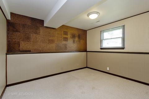 445 S Foley Ave, Kankakee, IL 60901 photo 9