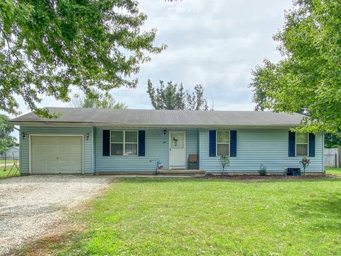708 S Cleveland St, Philo, IL 61864 photo 1