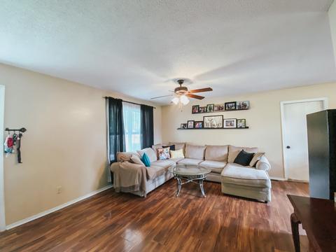 708 S Cleveland St, Philo, IL 61864 photo 2