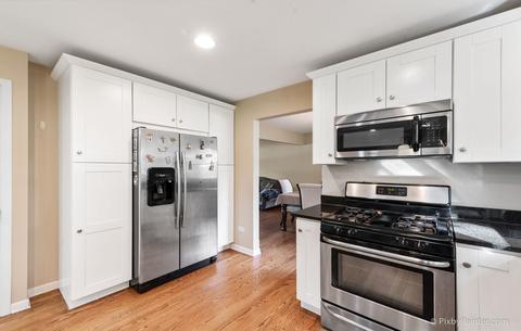 28 Devonshire Cir, Elgin, IL 60123 photo 7