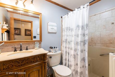 903 Mohawk Ct, Elgin, IL 60120 photo 18