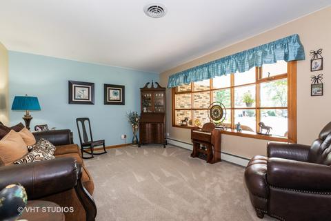 903 Mohawk Ct, Elgin, IL 60120 photo 3