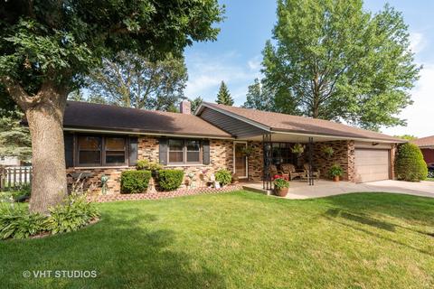903 Mohawk Ct, Elgin, IL 60120 photo 1
