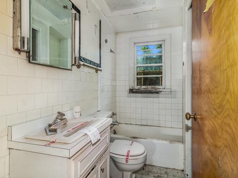 323 W Union Ave, Wheaton, IL 60187 photo 16