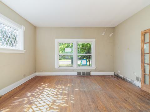 323 W Union Ave, Wheaton, IL 60187 photo 3