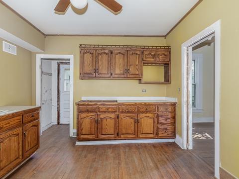 323 W Union Ave, Wheaton, IL 60187 photo 9