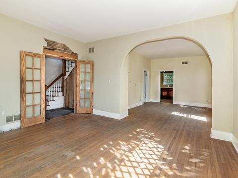 323 W Union Ave, Wheaton, IL 60187 photo 2