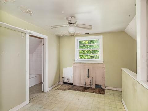 323 W Union Ave, Wheaton, IL 60187 photo 18