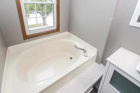 4576 N Sapphire Dr, Hoffman Estates, IL 60192 photo 16