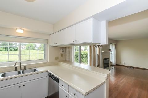 4576 N Sapphire Dr, Hoffman Estates, IL 60192 photo 7
