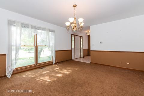 2238 Spaulding Ave, West Dundee, IL 60118 photo 2