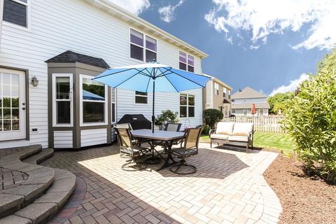 1338 Deerfield Ln, Bartlett, IL 60103 photo 2