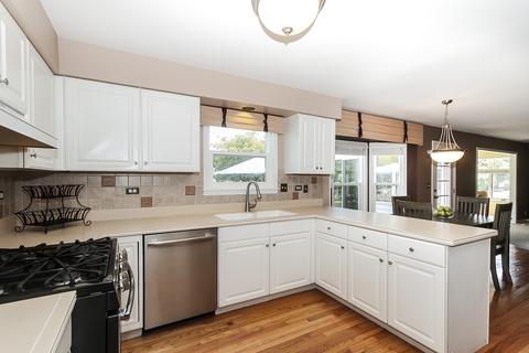 1338 Deerfield Ln, Bartlett, IL 60103 photo 17