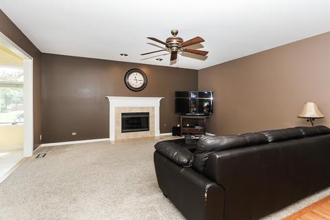 1338 Deerfield Ln, Bartlett, IL 60103 photo 7